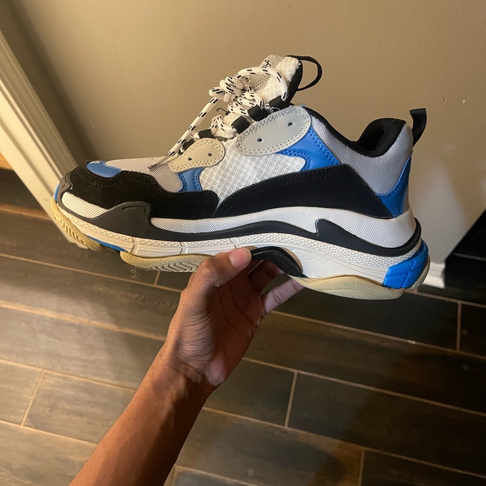 Never Worn - image 3